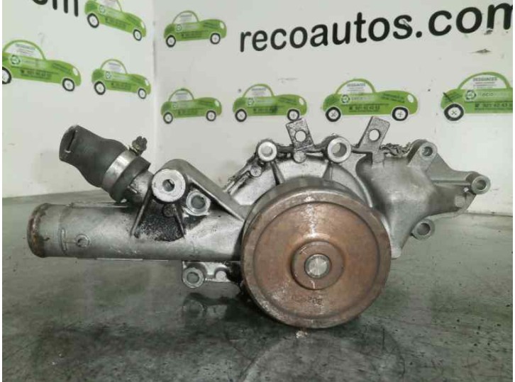Recambio de bomba agua para mercedes-benz clase c (w202) berlina 2.2 cdi 16v cat referencia OEM IAM 