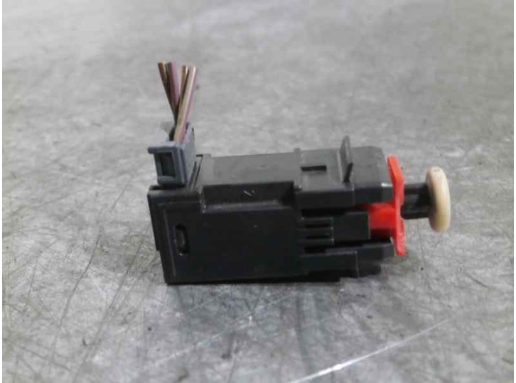 Recambio de interruptor para opel corsa d 1.2 16v lpg referencia OEM IAM 13299721 366172505 