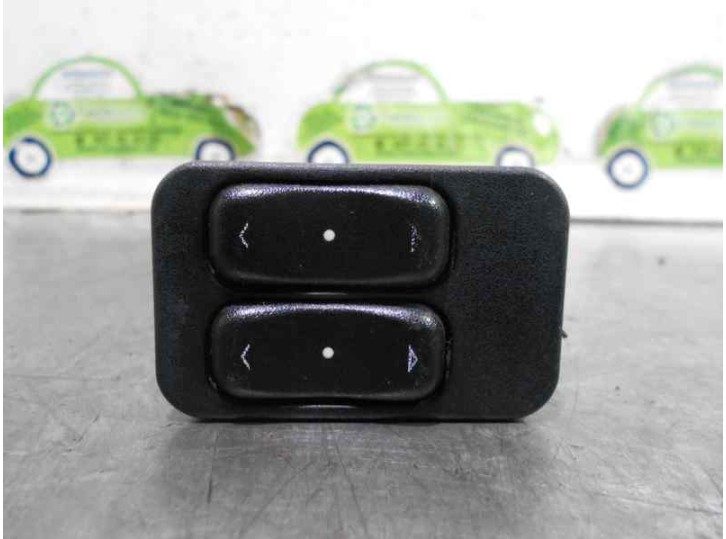 Recambio de mando elevalunas delantero izquierdo para opel zafira a 2.0 dti referencia OEM IAM 90561088 13163201 DELPHI