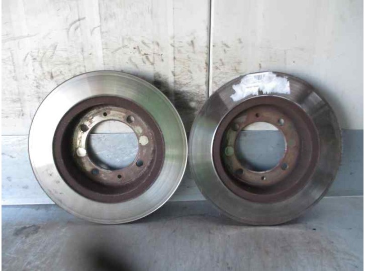 Replacement rear brake disc for Volvo V40 estate diesel cat OEM IAM reference 