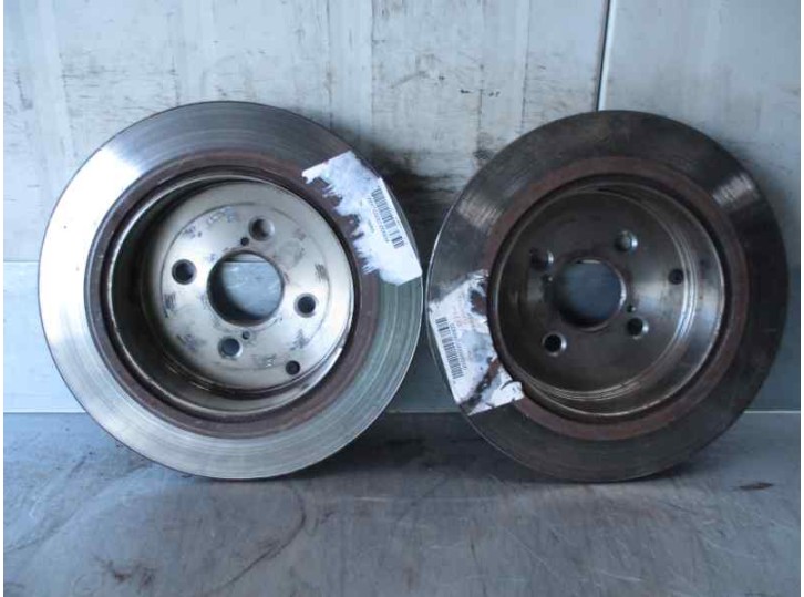 Recambio de disco freno trasero para toyota corolla (e12) 2.0 d-cat referencia OEM IAM 