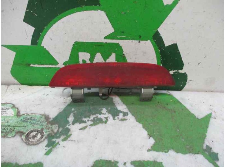 Recambio de luz central de freno para kia picanto 1.1 cat referencia OEM IAM 