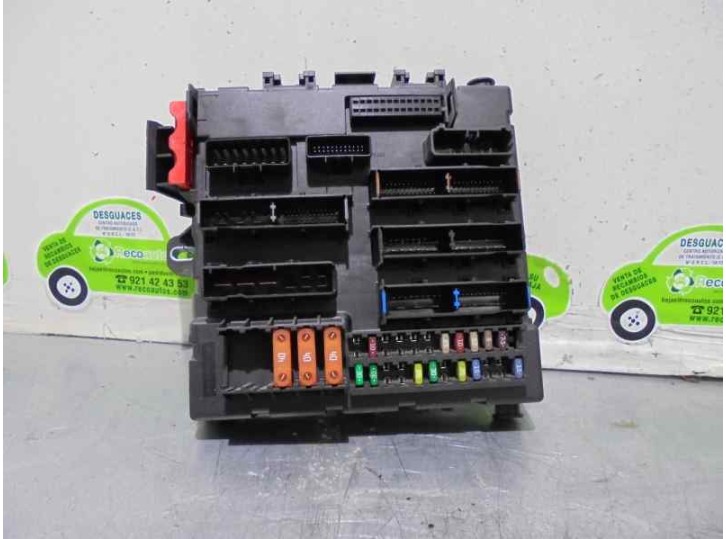 Recambio de caja reles / fusibles para opel vectra c berlina 1.9 cdti referencia OEM IAM 135205776 61LF06 