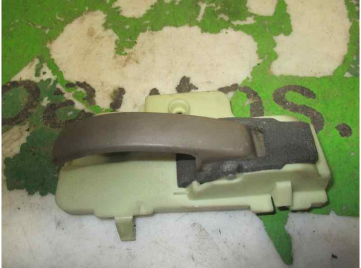 Recambio de maneta interior delantera izquierda para jeep compass 2.0 crd cat referencia OEM IAM 