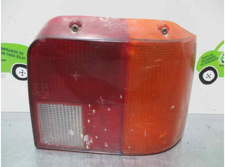Recambio de piloto trasero derecho para peugeot 205 berlina 1.6 gti referencia OEM IAM 