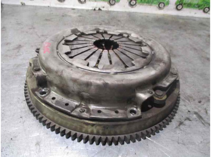 Replacement clutch kit for Nissan Primera sedan/estate (P10/W10) 2.0 16V CAT OEM IAM reference 1231193J00 