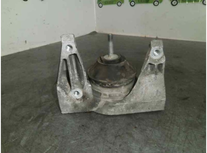 Recambio de soporte motor derecho para audi 100 berlina (c4) 2.6 v6 cat (abc) referencia OEM IAM 4A0199352 