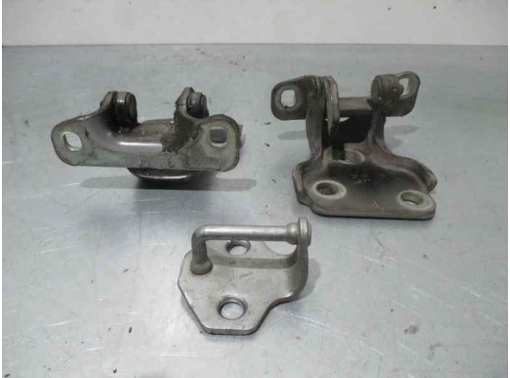 Replacement door hinge for Land Rover Freelander 2.0 TD4 cat OEM IAM reference 