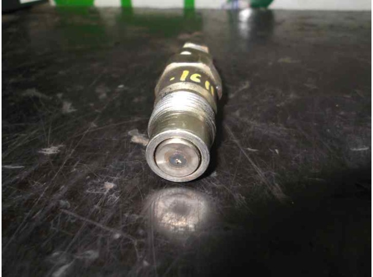 Recambio de inyector para nissan almera (n15) 2.0 diesel referencia OEM IAM 71A136 