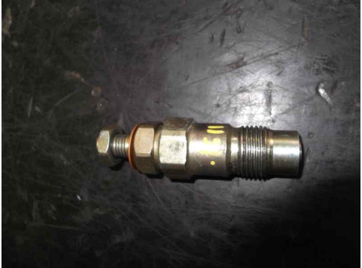 Recambio de inyector para nissan almera (n15) 2.0 diesel referencia OEM IAM 71A136 