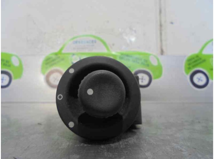 Recambio de mando retrovisor para renault megane i berlina hatchback (ba0) 1.6 referencia OEM IAM 7700841240 705103515 TRW