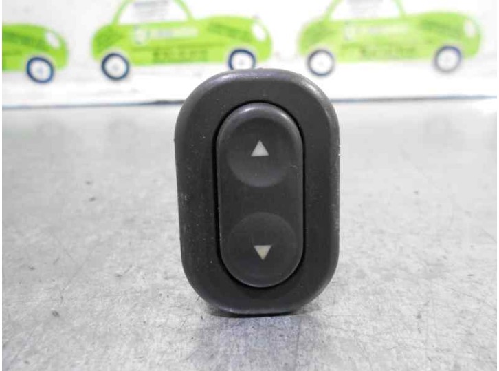 Recambio de mando elevalunas delantero derecho para fiat punto berlina (176) 1.2 cat referencia OEM IAM 