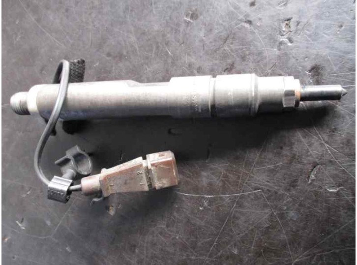 Recambio de inyector para seat leon (1m1) 1.9 tdi referencia OEM IAM 038130201F 0432193735 BOSCH