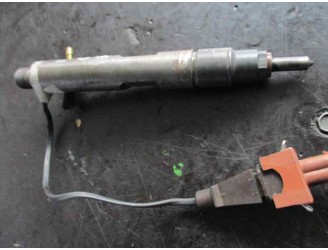 Replacement injector for Volkswagen Golf III Sedan (1H1) 1.9 TDI OEM IAM reference 028130201S KBEL58P142 