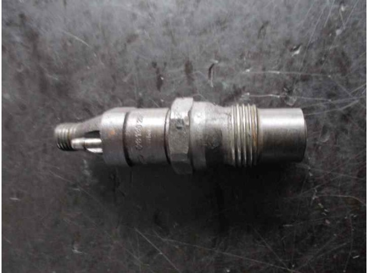 Recambio de inyector para volkswagen golf iii berlina (1h1) 1.9 diesel referencia OEM IAM 028130201L KCA30S79 BOSCH
