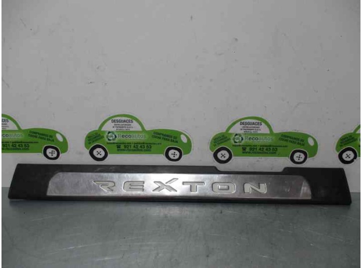 Recambio de embellecedor lateral para ssangyong rexton 2.7 turbodiesel cat referencia OEM IAM 7726008010 7726008010 