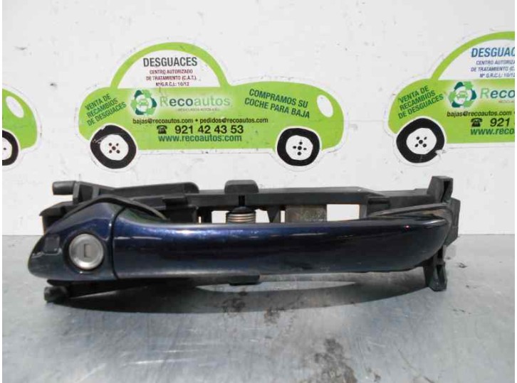 Replacement front left exterior door handle for Mercedes-Benz C-Class (W203) SportCoupe 2.2 CDI CAT OEM IAM reference CAJ