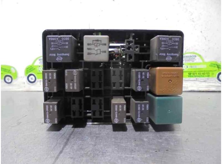Recambio de caja reles / fusibles para ssangyong rexton 2.7 turbodiesel cat referencia OEM IAM 8220108024 08E4059 