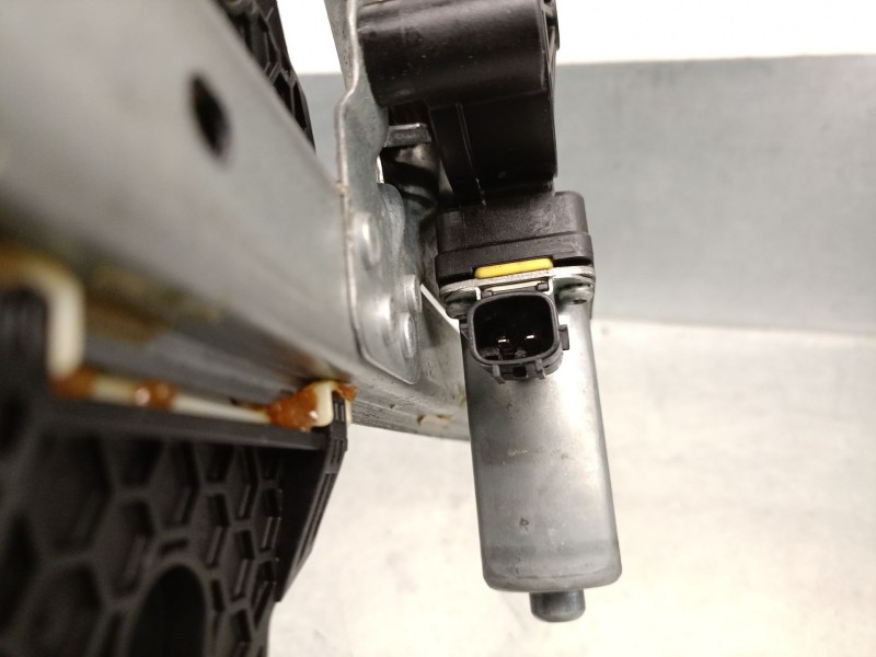 Recambio de elevalunas trasero derecho para dacia logan mcv ii tce 90 (k8m1) referencia OEM IAM 827206057R 827206057R 
