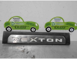 Recambio de embellecedor lateral para ssangyong rexton 2.7 turbodiesel cat referencia OEM IAM 772950810 772950810 