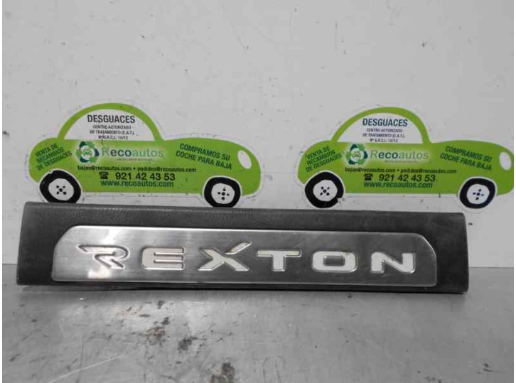 Recambio de embellecedor lateral para ssangyong rexton 2.7 turbodiesel cat referencia OEM IAM 772950810 772950810 