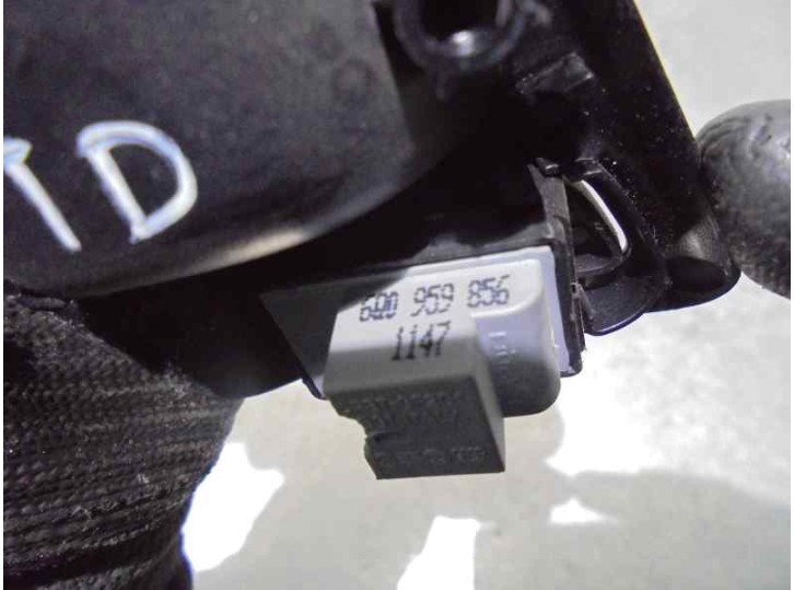 Recambio de mando elevalunas trasero derecho para volkswagen polo (9n3) referencia OEM IAM 6Q0959856 