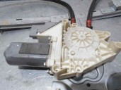 Replacement front right window regulator for Citroën Xsara Picasso 2.0 HDi CAT (RHY / DW10TD) OEM IAM reference 77460091 6 PIN