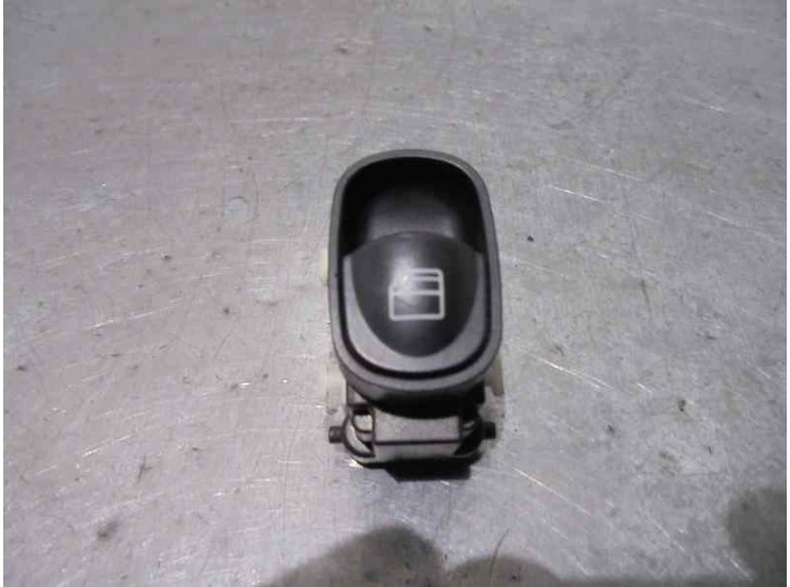Recambio de mando elevalunas trasero derecho para mercedes-benz clase c (w203) familiar 2.7 cdi 20v cat referencia OEM IAM 5018