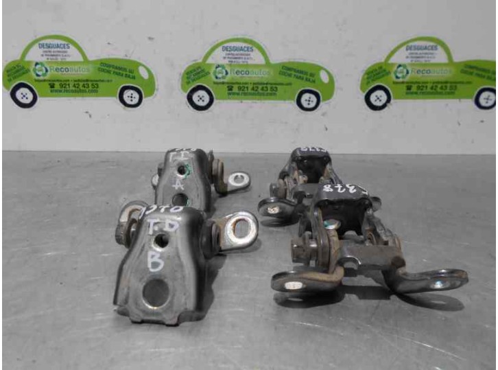 Replacement door hinge for Skoda Fabia (5J2) 1.9 TDI OEM IAM reference 