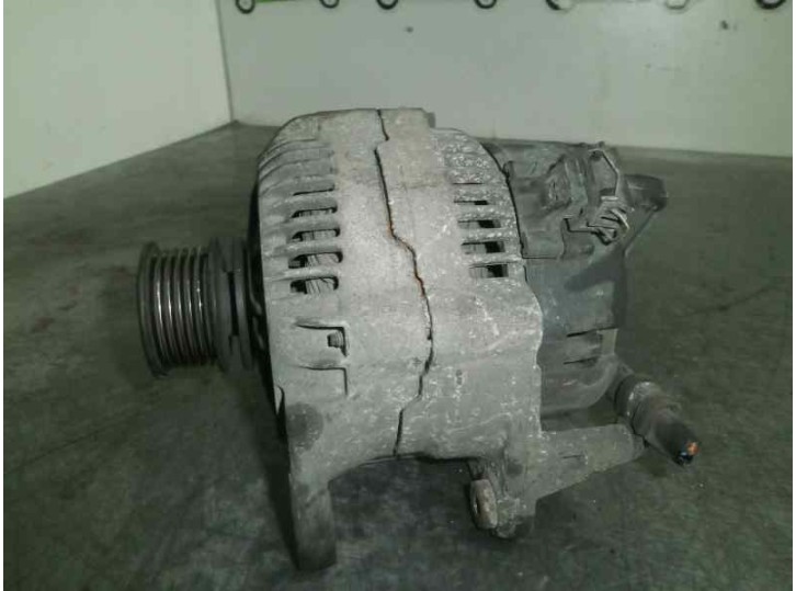 Recambio de alternador para seat ibiza (6k) 1.4 referencia OEM IAM 028903025H 0123310019 BOSCH