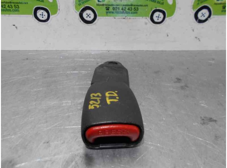 Recambio de enganche cinturon para chrysler voyager (rg) 2.4 cat referencia OEM IAM 04680634AC  5 PUERTAS