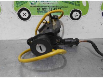 Recambio de cerradura maletero / porton para opel astra f berlina 2.0 referencia OEM IAM 90381891 2 PINES 3 PUERTAS