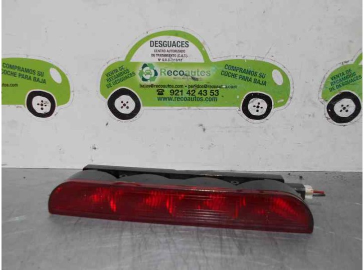 Replacement central brake light for Fiat Bravo (182) 1.6 16V CAT OEM IAM reference 
