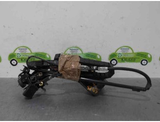 Replacement door hinge for Chrysler Voyager (RG) 2.5 CRD CAT OEM IAM reference 0693847AC 