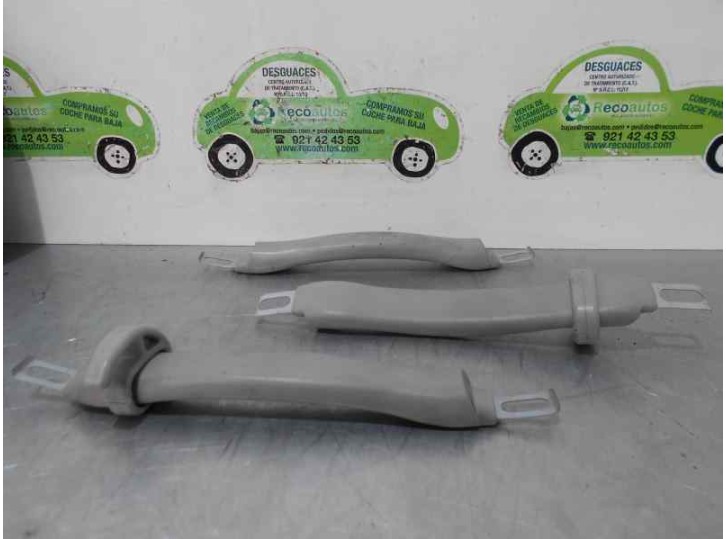 Replacement front right interior door handle for Hyundai Tucson (JM) 2.0 CRDi CAT OEM IAM reference 853992E000 