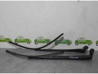 Recambio de brazo limpia delantero derecho para seat leon (1p1) 1.9 tdi referencia OEM IAM   