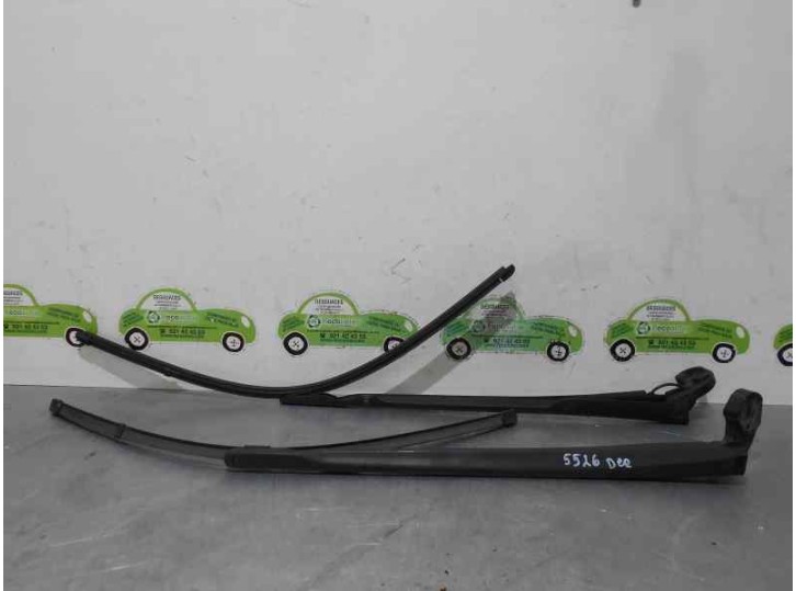 Recambio de brazo limpia delantero derecho para seat leon (1p1) 1.9 tdi referencia OEM IAM 