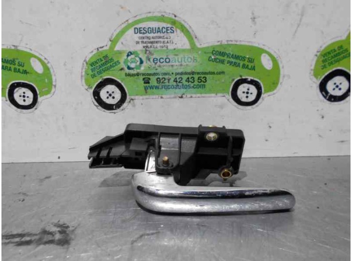 Recambio de maneta interior delantera izquierda para alfa romeo 166 2.4 jtd cat referencia OEM IAM 0156017090 0156017090 CAJA 2