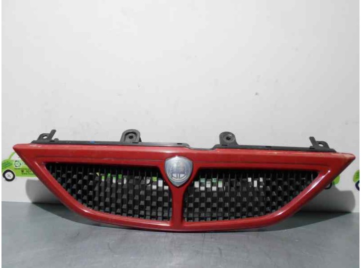 Recambio de rejilla delantera para lancia lancia y 1.1 cat referencia OEM IAM 670700001  
