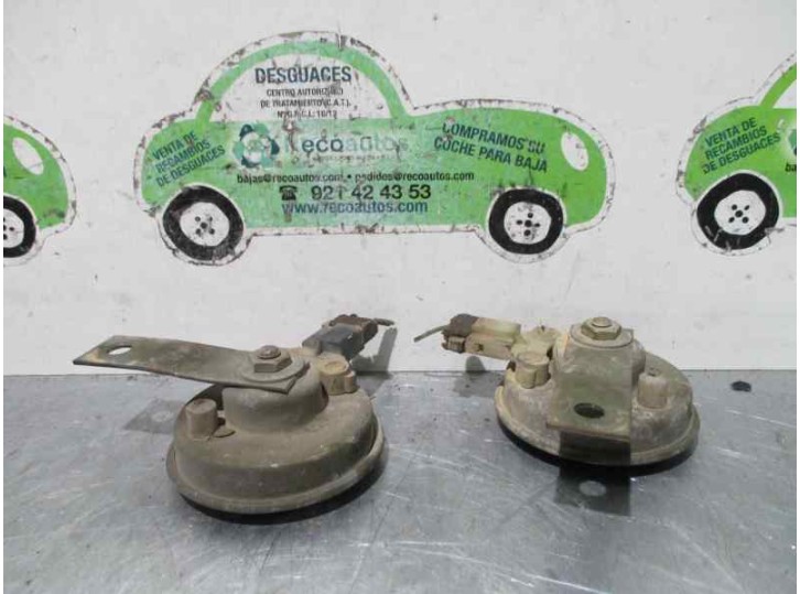 Replacement horn for Opel Monterey 3.0 DTI CAT OEM IAM reference 