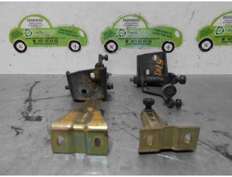 Replacement door hinge for Chrysler Voyager (RG) 2.5 CRD CAT OEM IAM reference 0693847AC 