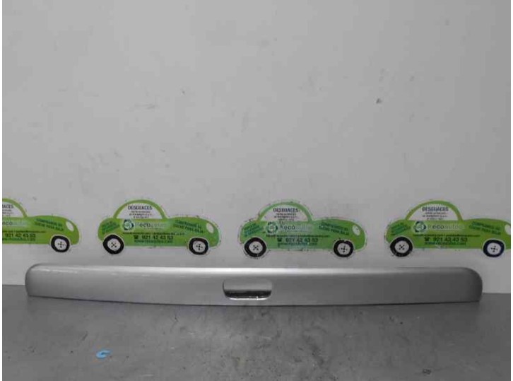 Recambio de molduras traseras para volvo s40 berlina 1.8i referencia OEM IAM 