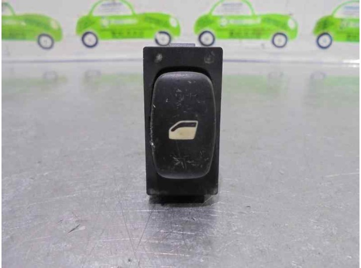 Replacement rear left window lift switch for Peugeot 307 (S1) XT OEM IAM reference 96360166XT 01047 