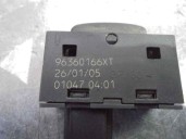 Replacement rear left window lift switch for Peugeot 307 (S1) XT OEM IAM reference 96360166XT 01047 