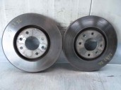 Replacement front brake disc for Ford Focus saloon (CAK) 1.8 TDDi turbodiesel cat OEM IAM reference 98AX1125BF 