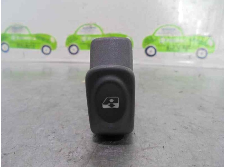 Recambio de mando elevalunas trasero derecho para renault megane i classic (la0) 1.9 dti diesel cat referencia OEM IAM 