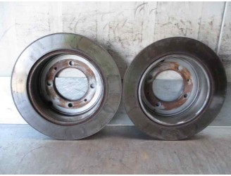 Recambio de disco freno trasero para mitsubishi galant berlina (ea0) 2000 gls climatizado referencia OEM IAM MB668083  