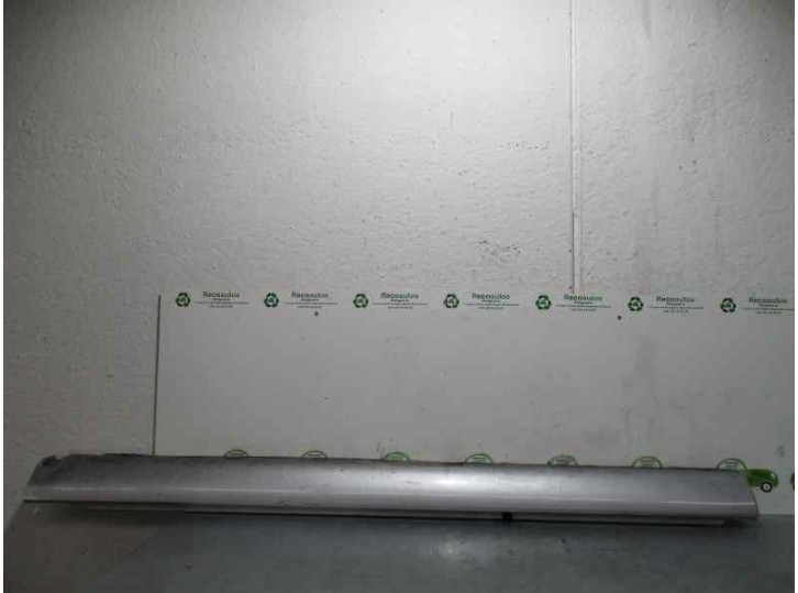 Recambio de faldon lateral para kia sorento 2.5 crdi referencia OEM IAM   