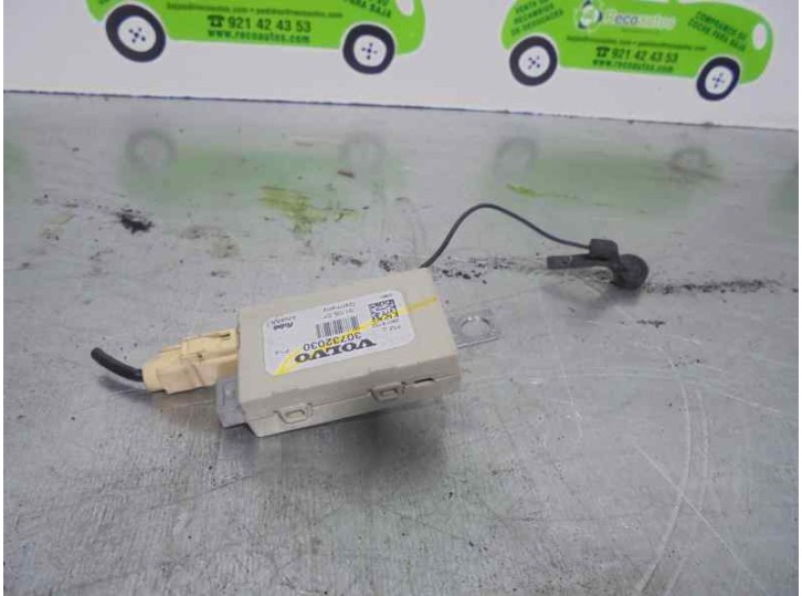 Recambio de antena para volvo c30 t5 momentum referencia OEM IAM 30732030 2818752 FUBA