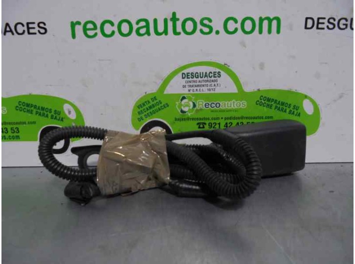 Replacement seatbelt buckle for Toyota Corolla (E15) 1.4 turbodiesel cat OEM IAM reference 4 DOORS